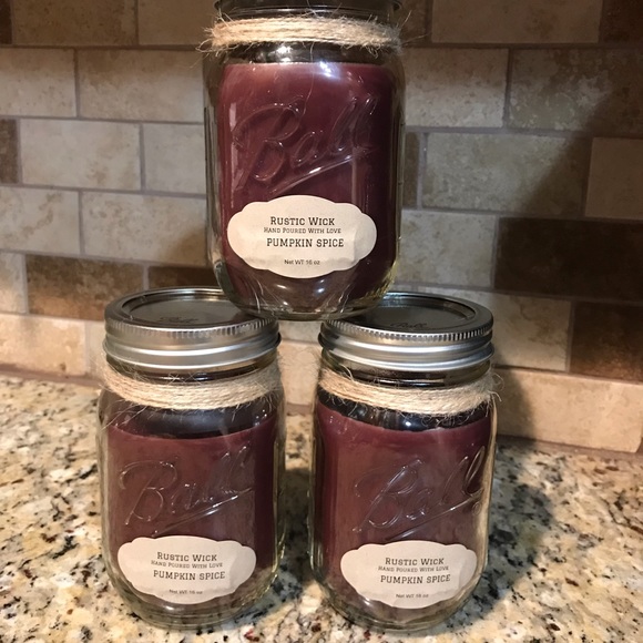 One (1) Pumpkin Spice Scented Candle - Picture 3 of 3